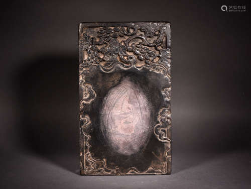 A FINE CARVED INK STONE, 18TH CENTURY