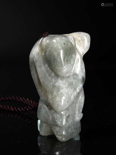 A GREY JADE CHILD CARVING, 18-19TH CENTURY