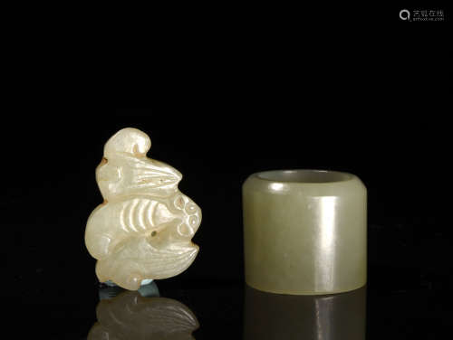 TWO JADE ORNAMENTS, 18-19TH CENTURY