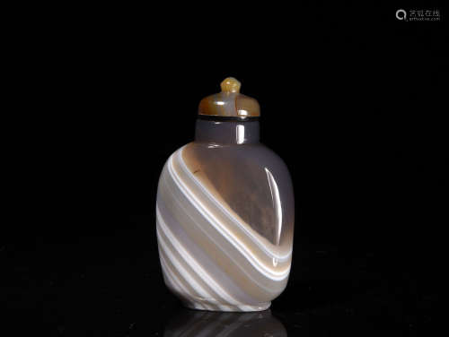 A BANDED AGATE SNUFF BOTTLE, 19TH CENTURY