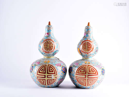 A PAIR OF FAMILLE-ROSE DOUBLE GOURD VASES, 19TH CENTURY