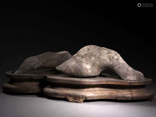 A SCHOLARS ROCK WITH STAND, MING DYNASTY
