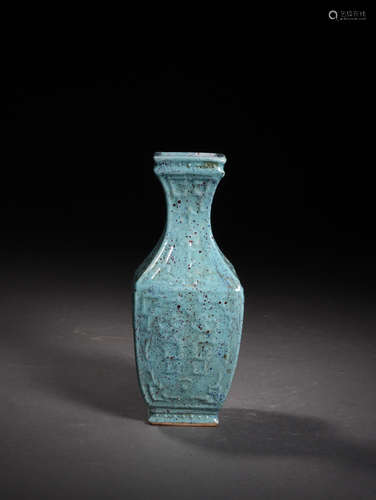 A ROBINS EGG SQUARED VASE, QIANLONG PERIOD