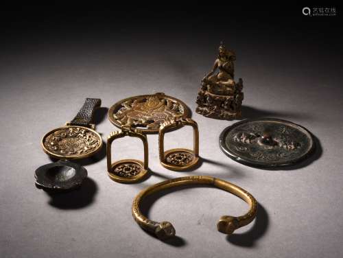 A GROUP OF BRONZE OBJECTS, 18-19TH CENTURY