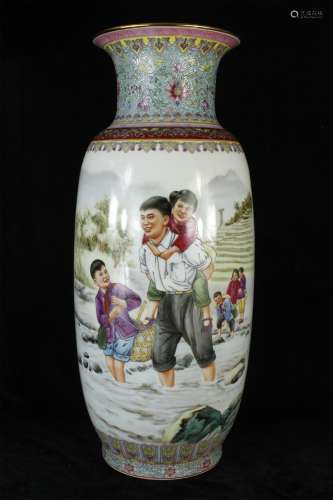 A Chinese Famille-Rose Porcelain Vase