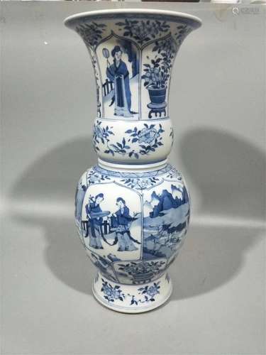 A Chinese Blue and White Porcelain Vase