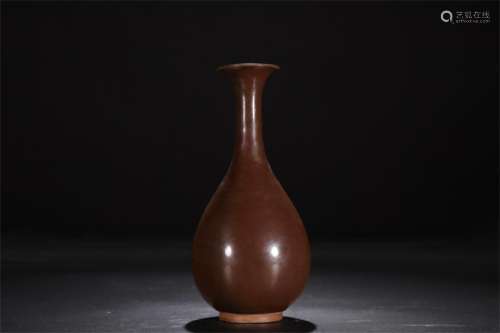 A Chinese Ding-Type Glazed Porcelain Vase