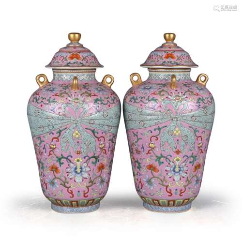 A Pair of Chinese Enamel Glazed Porcelain Vases with Covers