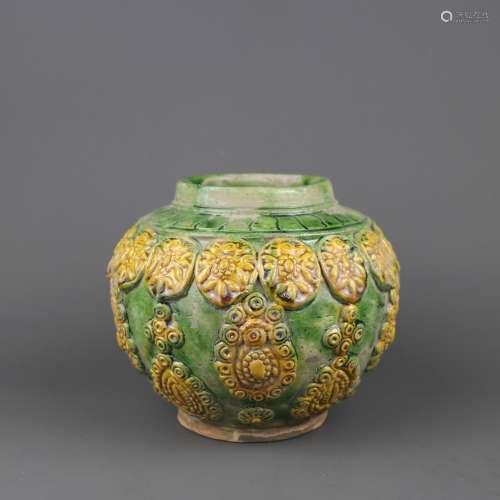 A Chinese San-Cai Glazed Porcelain Jar
