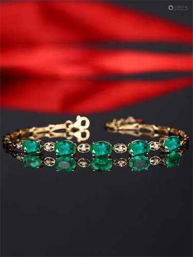 A Chinese Carved Emerald Bracelet