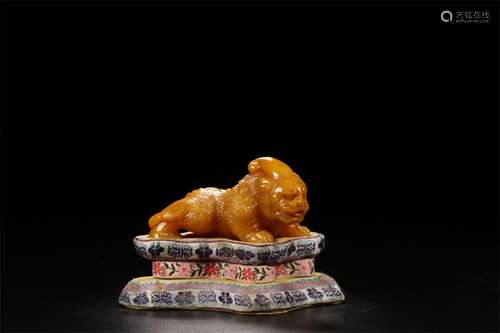 A Chinese Carved Tianhuang Foo-Dog Decoration