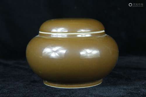 A Chinese Brown Glazed Porcelain Jar with Cover