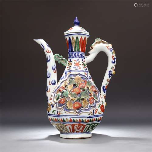 A Chinese Wu-Cai Glazed Porcelain Wine Pot