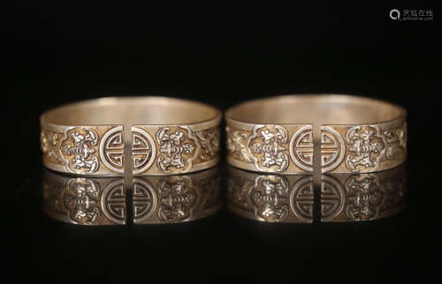 PAIR OF CHINESE SILVER FLOWER BANGLE