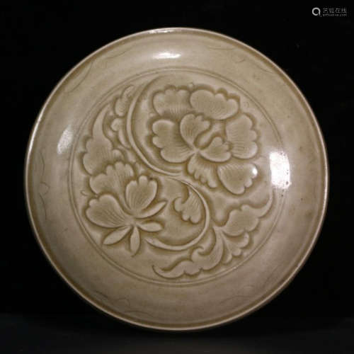 CHINESE PORCELAIN YUE WARE FLOWER LIDDED ROUND BOX