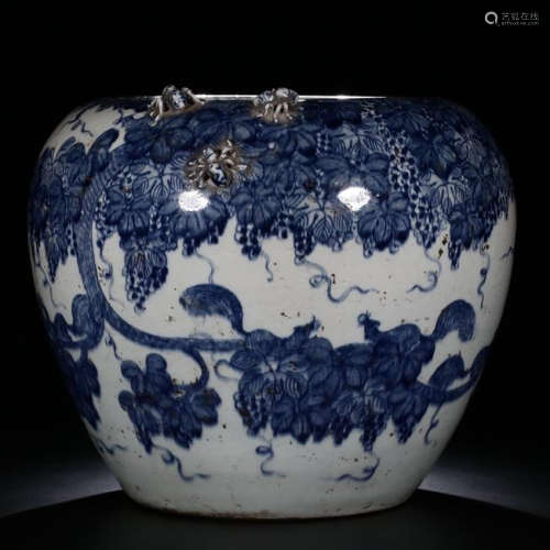 CHINESE PORCELAIN BLUE AND WHITE SQUARRIL AND GRAPE JAR