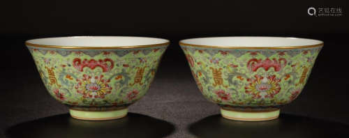 PAIR OF CHINESE PORCELAIN FAMILLE ROSE FLOWER BOWLS