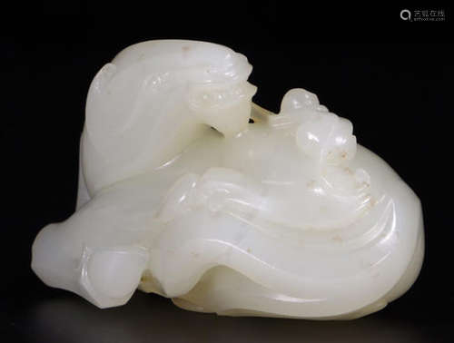 CHINESE WHITE JADE HORSE TABLE ITEM