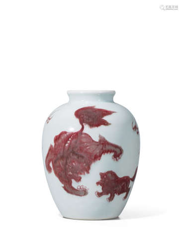 清十八世纪 釉里红太狮少狮图太白罐