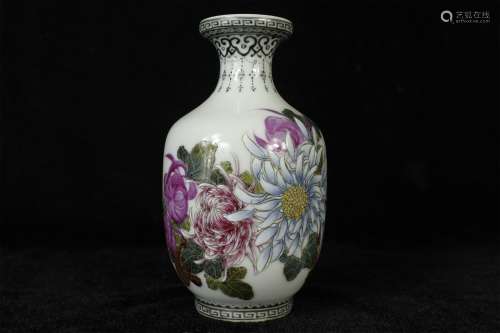 A Chinese Famille-Rose Porcelain Vase