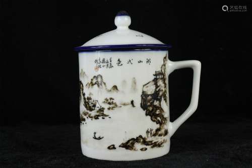 A Chinese Famille-Rose Porcelain Cup with Cover