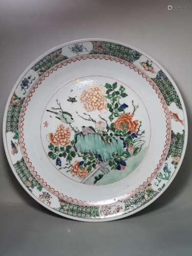 A Chinese Wu-Cai Glazed Porcelain Plate