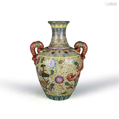A Chinese Enamel Porcelain Vase