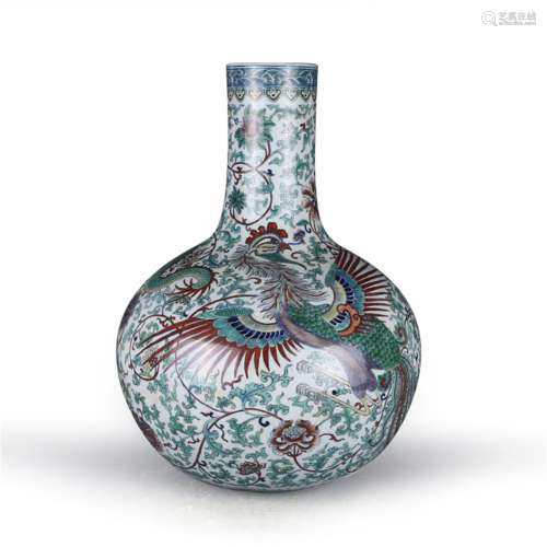 A Chinese Dou-Cai Glazed Porcelain Vase