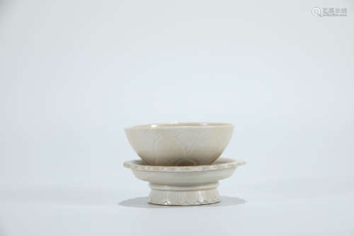 A Chinese White Glazed Porcelain Bowl with Stand