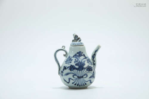 A Chinese Blue and White Porcelain Wine Pot