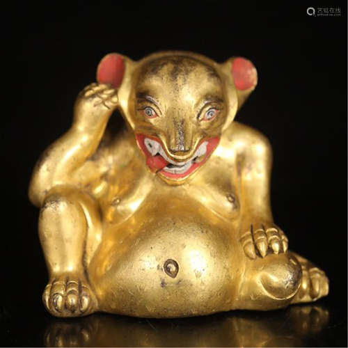 CHINESE GILT BRONZE BEAR TABLE ITEM