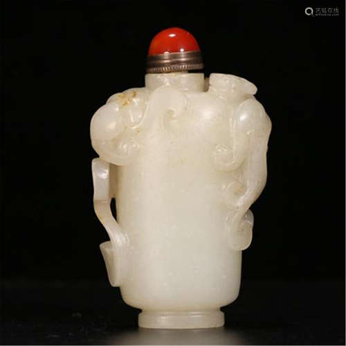 CHINESE WHITE JADE DRAGON SNUFF BOTTLE