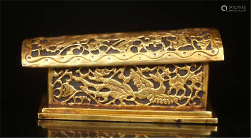 CHINESE GILT SILVER MOUNTED AGATE COFFIN TABLE ITEM