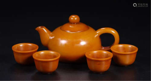 CHINESE YELLOW JADE TEA POT WITH FOUR CUPS