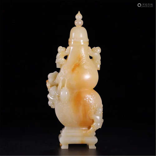 CHINESE SUGAR JADE BOY PLAYING LIDDED GOURD VASE