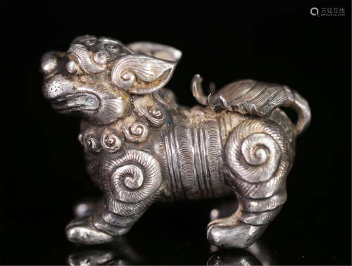 CHINESE SILVER BEAT TABLE ITEM