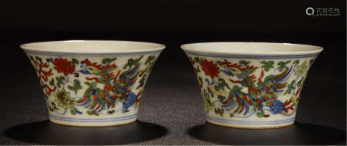 PAIR OF CHINESE PORCELAIN DOUCAI PHOENIX BOWLS