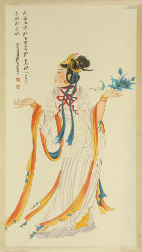 CHINESE SCROLL PAINTING OF BEAUTY WITH FLOWER