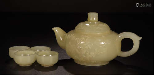 CHINESE YELLOW JADE TEA POT WITH FOUR CUPS