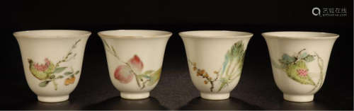 FOUR CHINESE PORCELAIN FAMILLE ROSE FRUIT CUPS