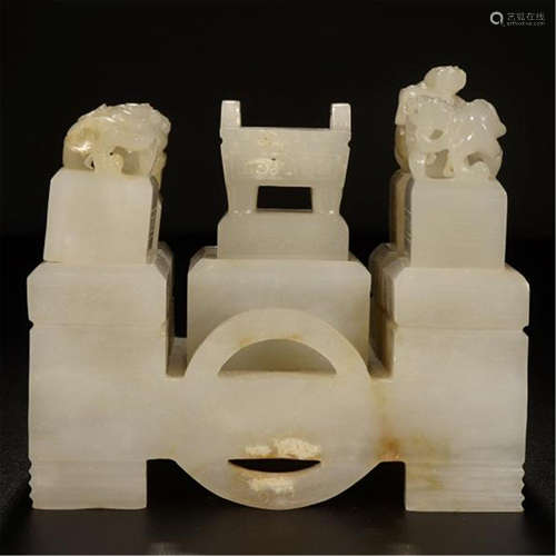 CHINESE WHITE JADE BEAST NESTING SEALS