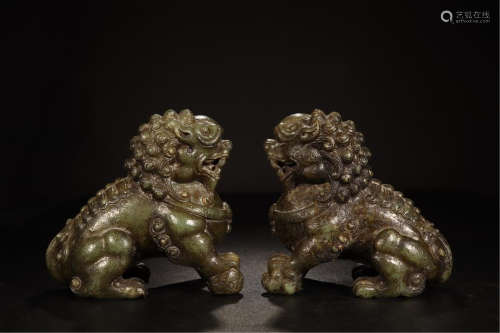 PAIR OF CHINESE SPINACH JADE LION TABLE ITEM