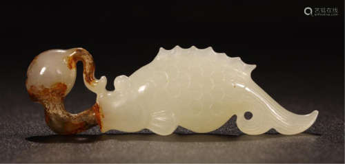 CHINESE NEPHRITE JADE FISH TABLE ITEM