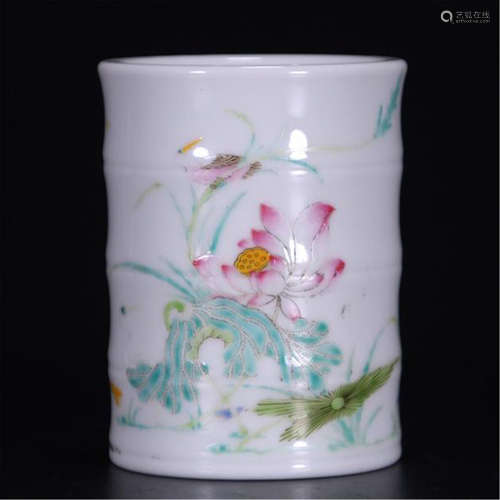 CHINESE PORCELAIN FAMILLE ROSE LOTUS BRUSH POT