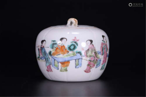 CHINESE PORCELAIN FAMILLE ROSE BEAUTY LIDDED JAR