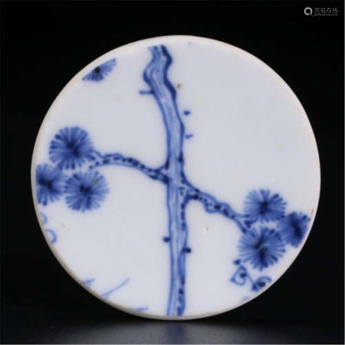 CHINESE PORCELAIN BLUE AND WHTIE FLOWER ROUND PLAQUE