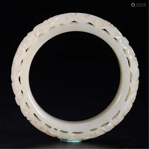 CHINESE WHITE JADE BANGLE