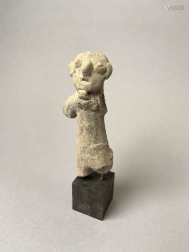 Statuette en terre cuite. Hauteur 10,9 cm. Culture Tumaco-la Tolita. Frontière [...]
