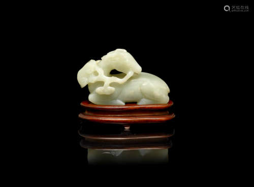 18th/19th century A pale green jade model of a deer