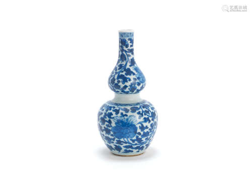 Kangxi  A blue and white double-gourd vase